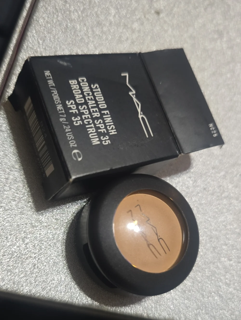 NC25 MAC RARE HTF Studio Finish Concealer Pot SPF 35 NWT